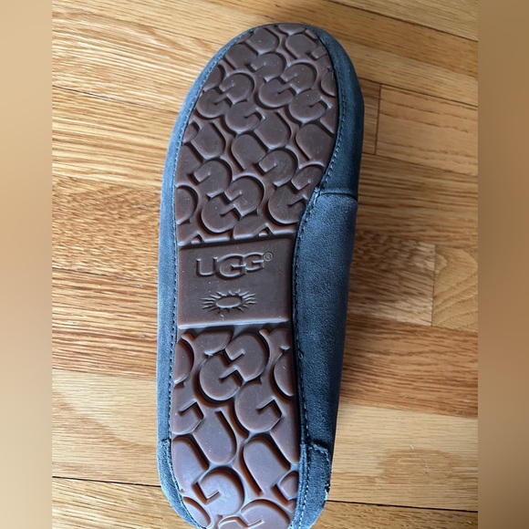 Ugg Moccasin Slippers Gray - Picture 3 of 5